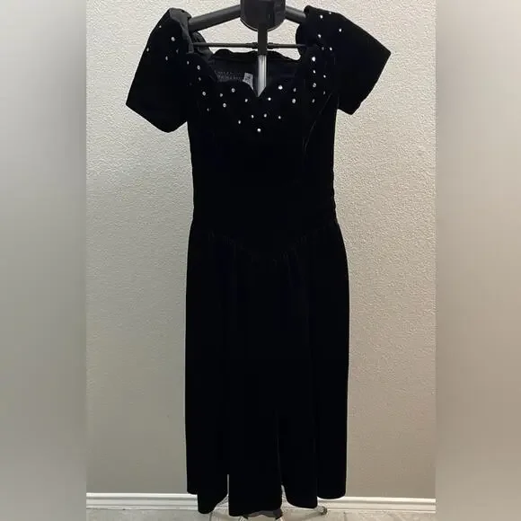 Vintage Positively Ellyn Black Velvet 80's Off the Shoulder Dress Size 6 - Picture 1 of 8
